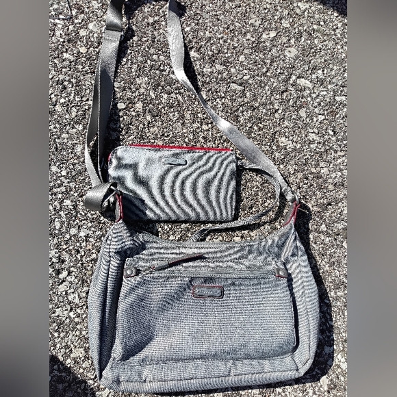Women's Baggallini purse and wristlet excellent condition - Picture 1 of 12